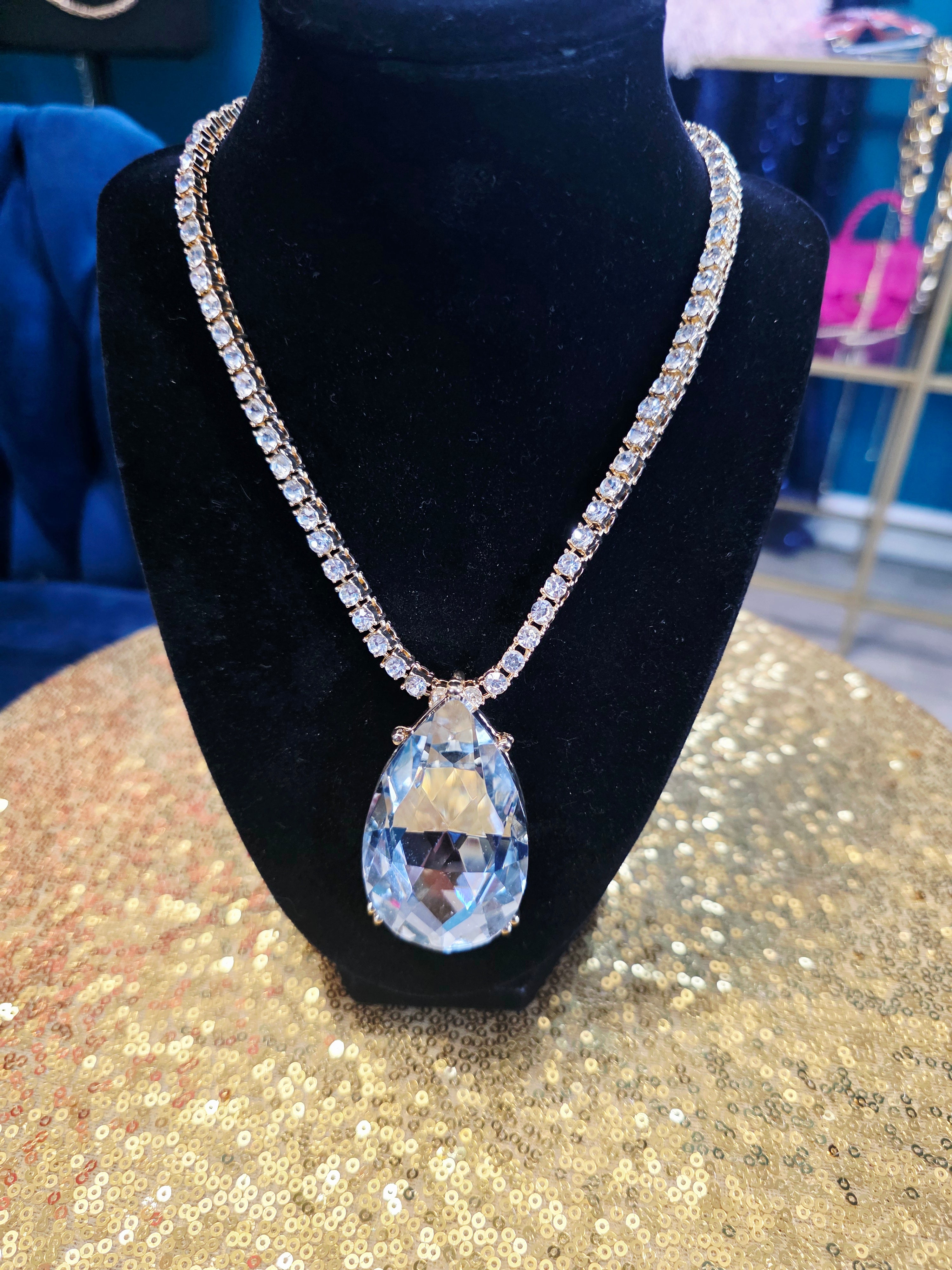 Oval Gold Back Rhinestone Necklace