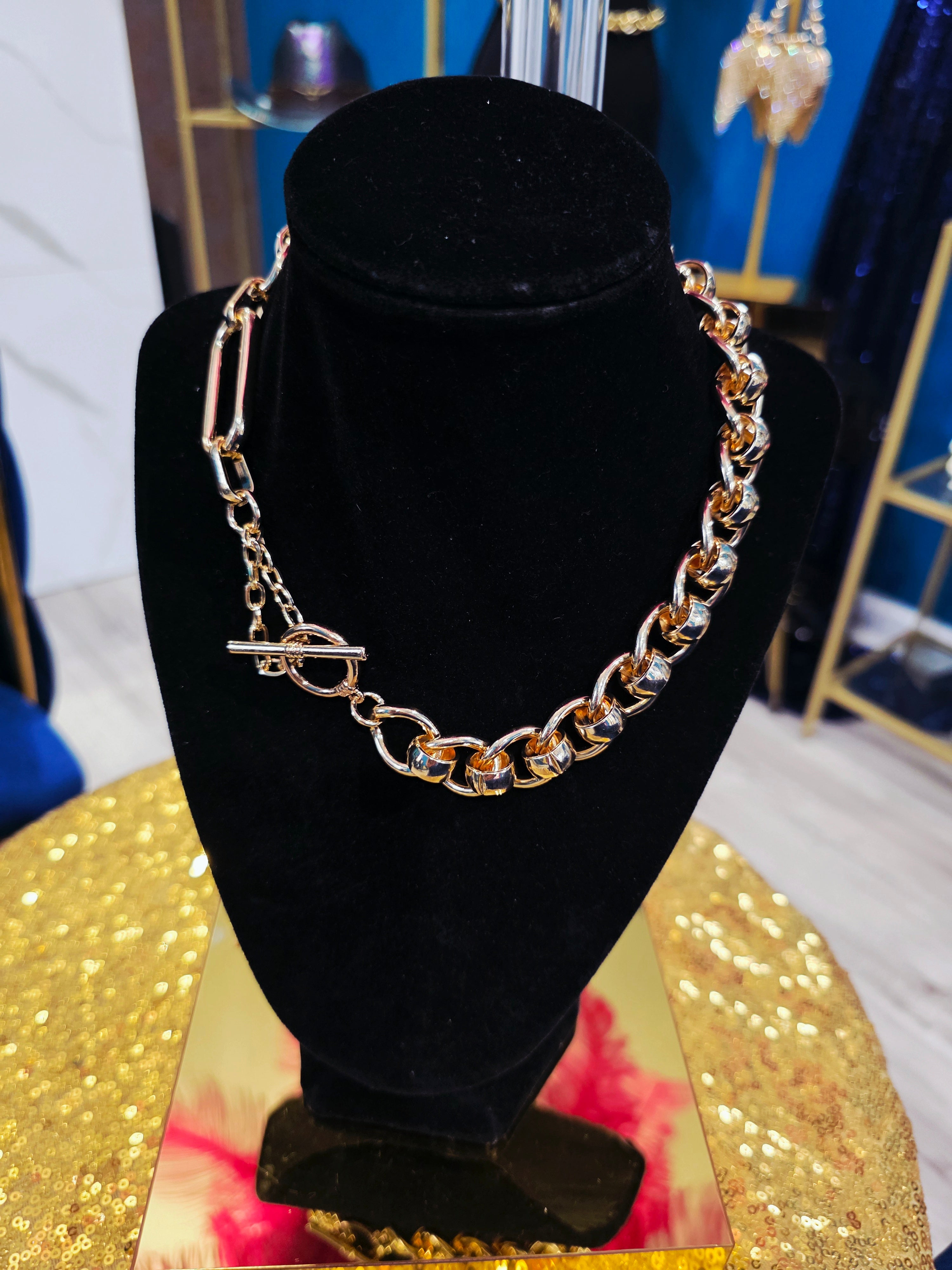 Heavy Gold Link Toggle Necklace